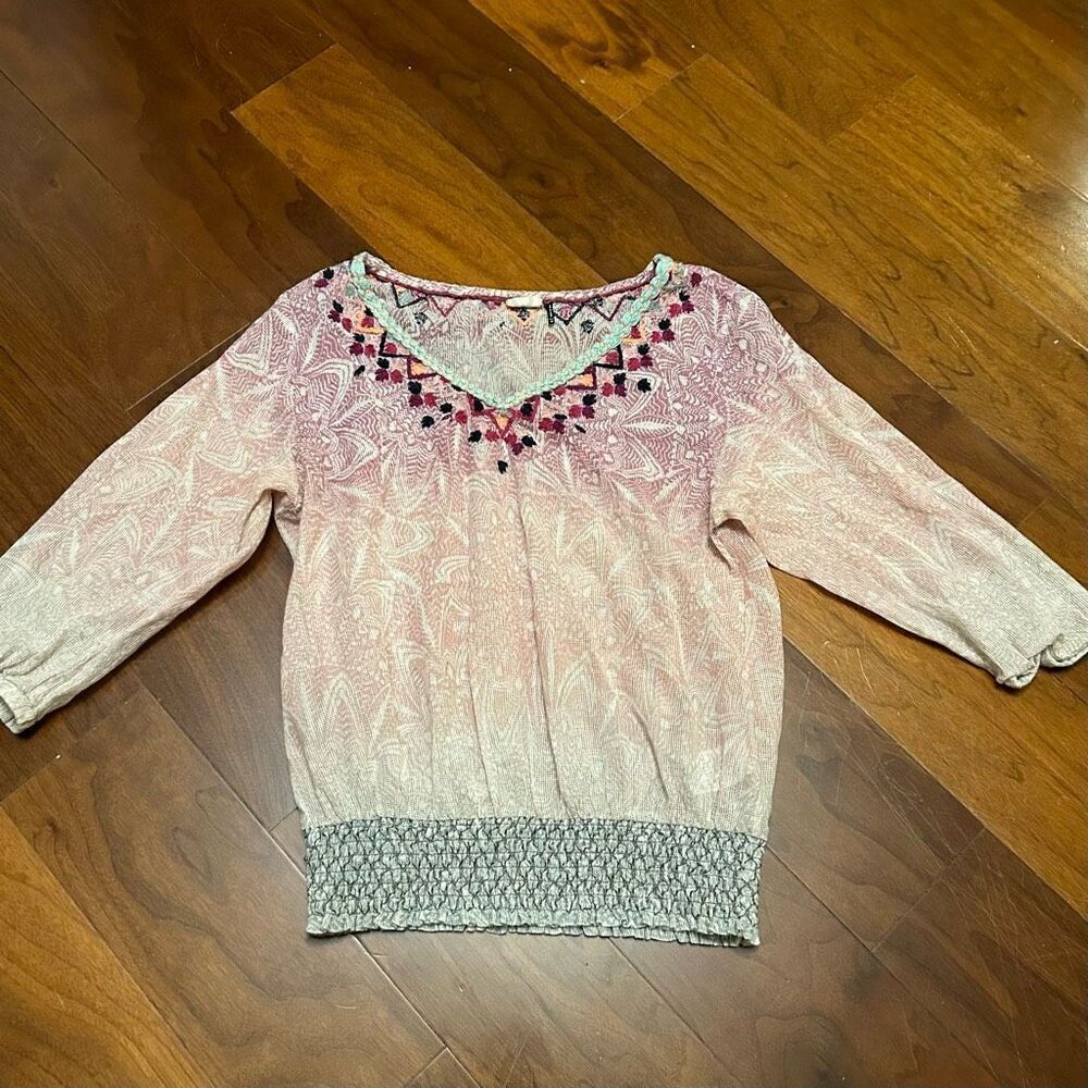 Anthropologie Akemi + Kin Needlepoint blouse size medium